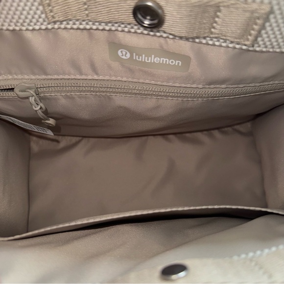 lululemon two tone canvas tote mini - Picture 7 of 16